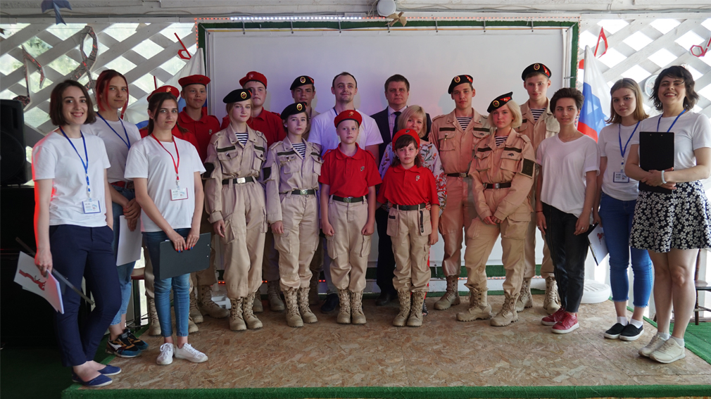 Брянские юнармейцы провели на Кургане Бессмертия необычную акцию