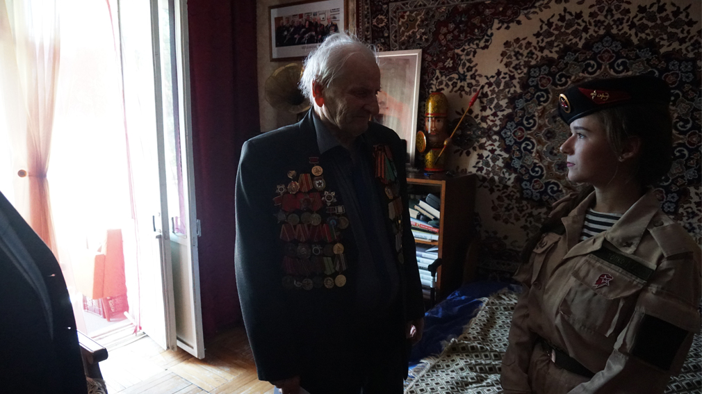 Необычная акция юнармейцев ко Дню России