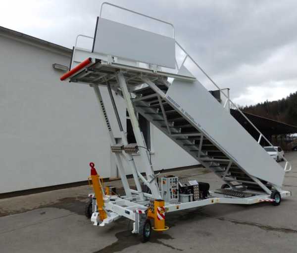 Международный аэропорт «Брянск» приобрел современный трап