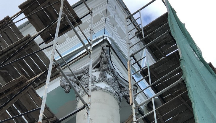 Продолжается масштабный ремонт Дома культуры брянского машиностроительного завода