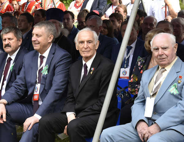 Согласно «Медиалогии» рейтинг губернатора Брянской области Александра Богомаза  вырос на 5 позиций