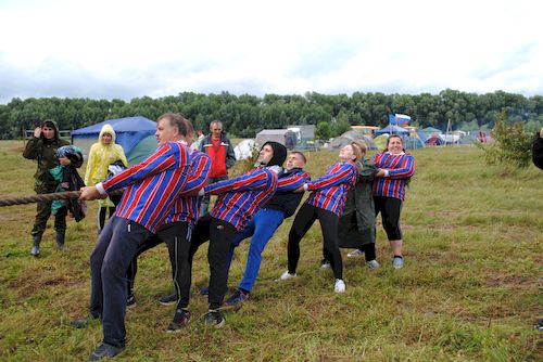 Кубок в руках карачевского «Богатыря»