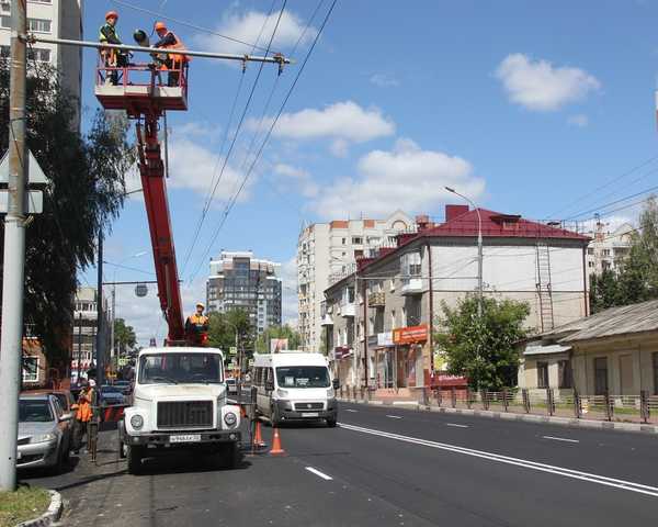 На проспекте Ленина и улице Дуки в Брянске заменят уличное освещение