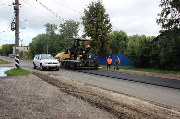 В брянском Почепе проводится реконструкция дороги по улице Усиевича