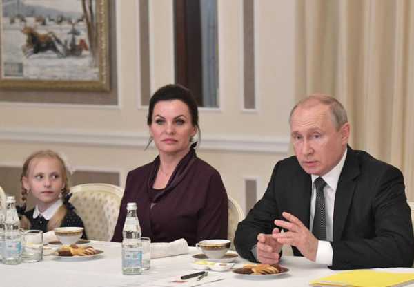 Президент Владимир Путин провёл встречу с членами семей брянских офицеров, погибших  в Баренцевом море