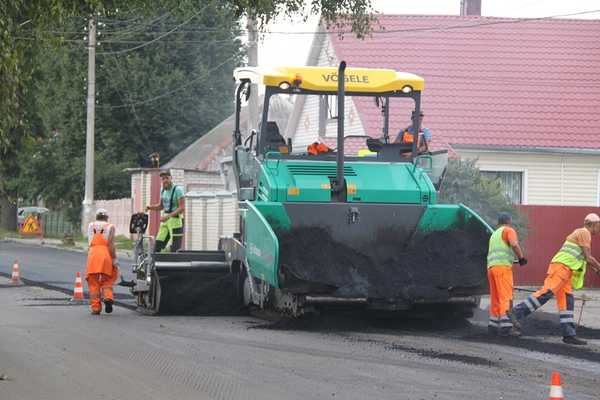На улице Спартаковской Брянска идет ремонт дороги