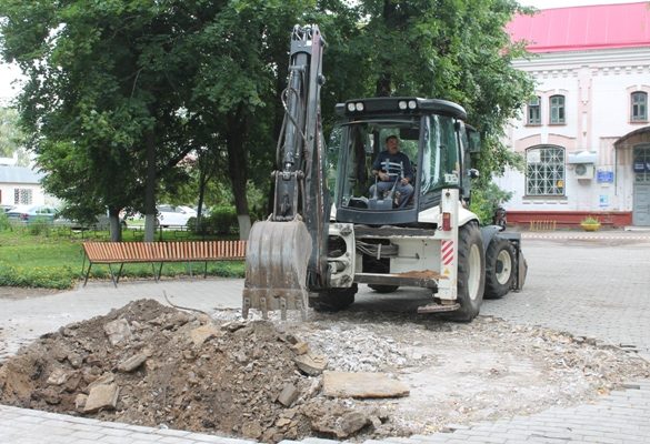 В Стародубе Брянской области реконструируют фонтан
