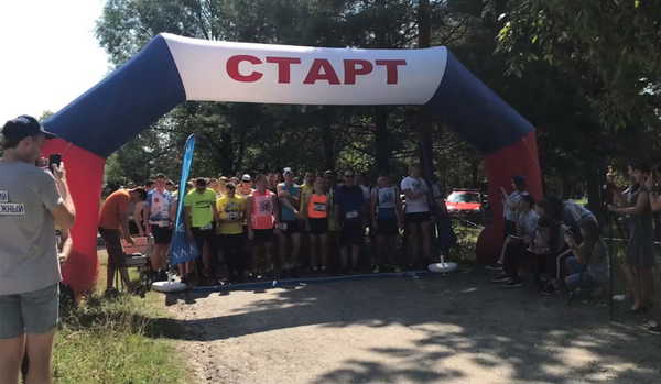 В брянском парке «Соловьи» прошел забег по пересечённой местности с заплывом