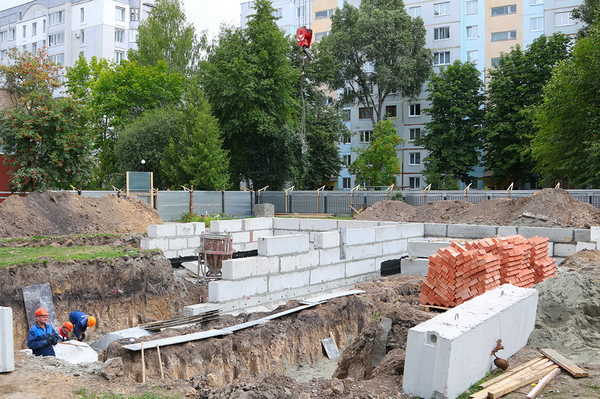 В Брянске продолжают строить ясли к трём детским садам