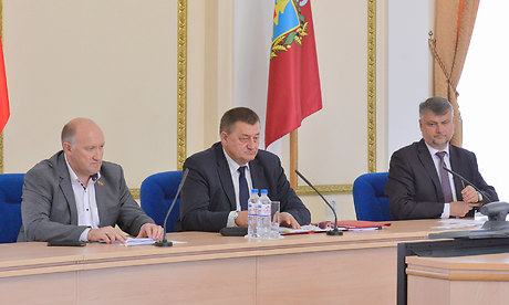 В правительстве Брянской области прошло оперативное совещание по заготовке кормов