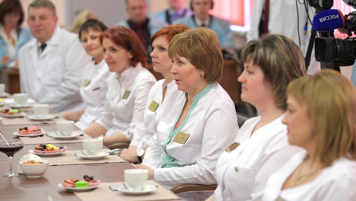 Брянский губернатор считает, что «блогеры» виноваты в травле медиков перинатального центра