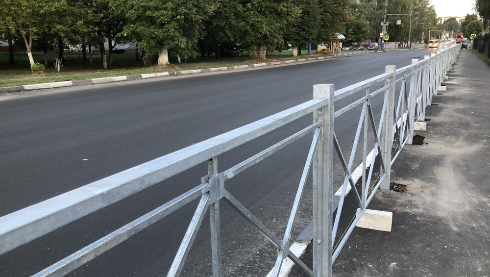 Установка оцинкованных дорожных ограждений — разумное решение брянских властей