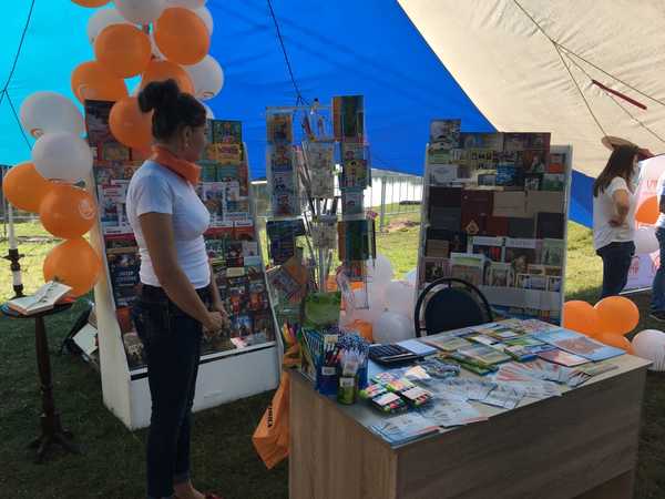 На Свенской ярмарке работает литературный уголок