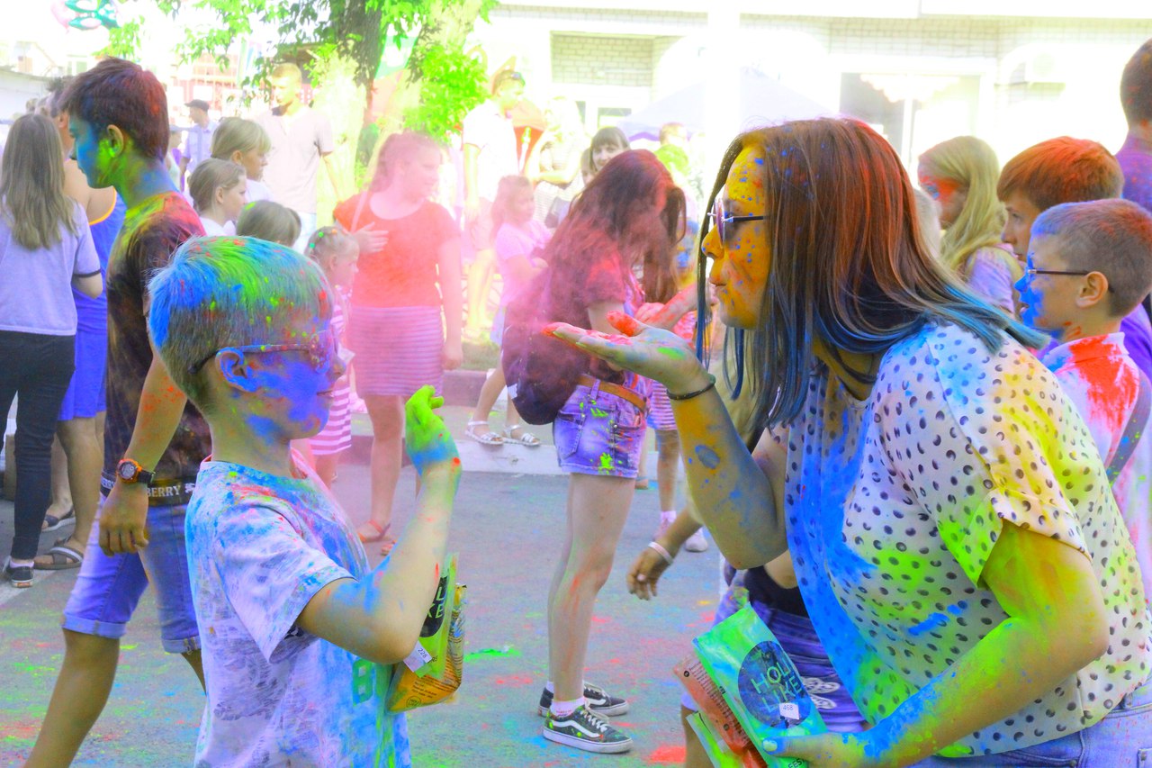 В Карачеве начались праздничные мероприятия, посвященные 873-й годовщине со дня образования города и 76-й годовщине освобождения района от немецко-фашистских захватчиков