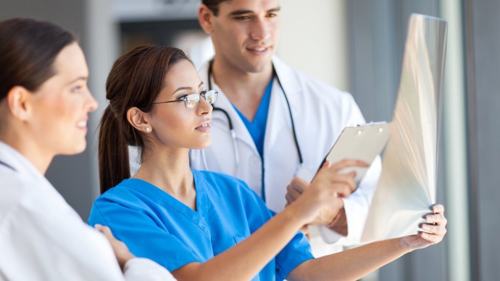 На Брянщине успешно решается задача привлечения медицинских кадров