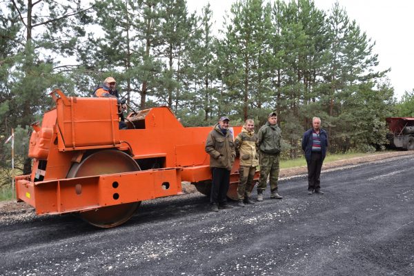 В Навле Брянской области строят дорогу на Клюковники