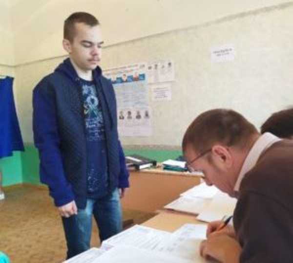 Впервые голосующие на выборах брянцы получают подарки