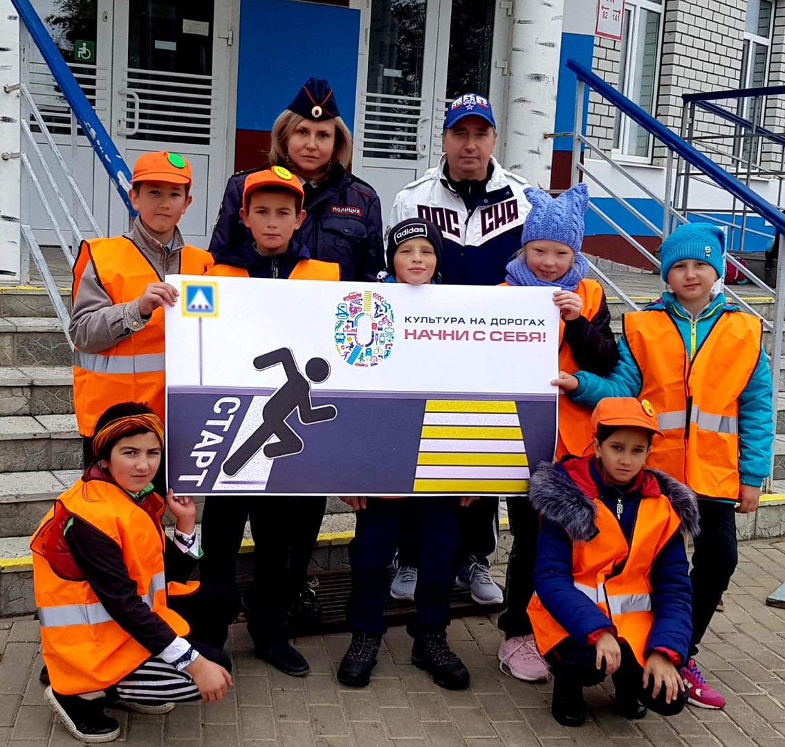 Полицейские Карачевского района совместно с образовательными учреждениями приняли участие в «Неделе безопасности»