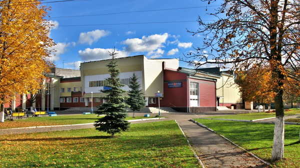 В Брянске благоустраивают сквер у ДК Кравцова