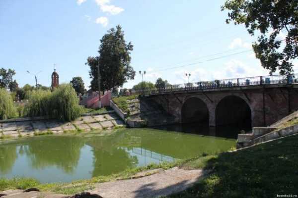 В брянском Новозыбкове идет реконструкция моста
