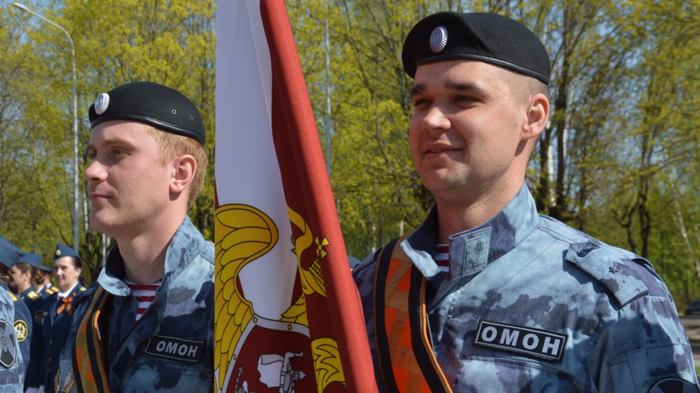 Сотрудников брянского ОМОНа поздравило Управление Росгвардии