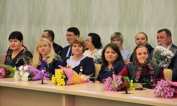 22 многодетные женщины Брянщины будут награждены почётными знаками