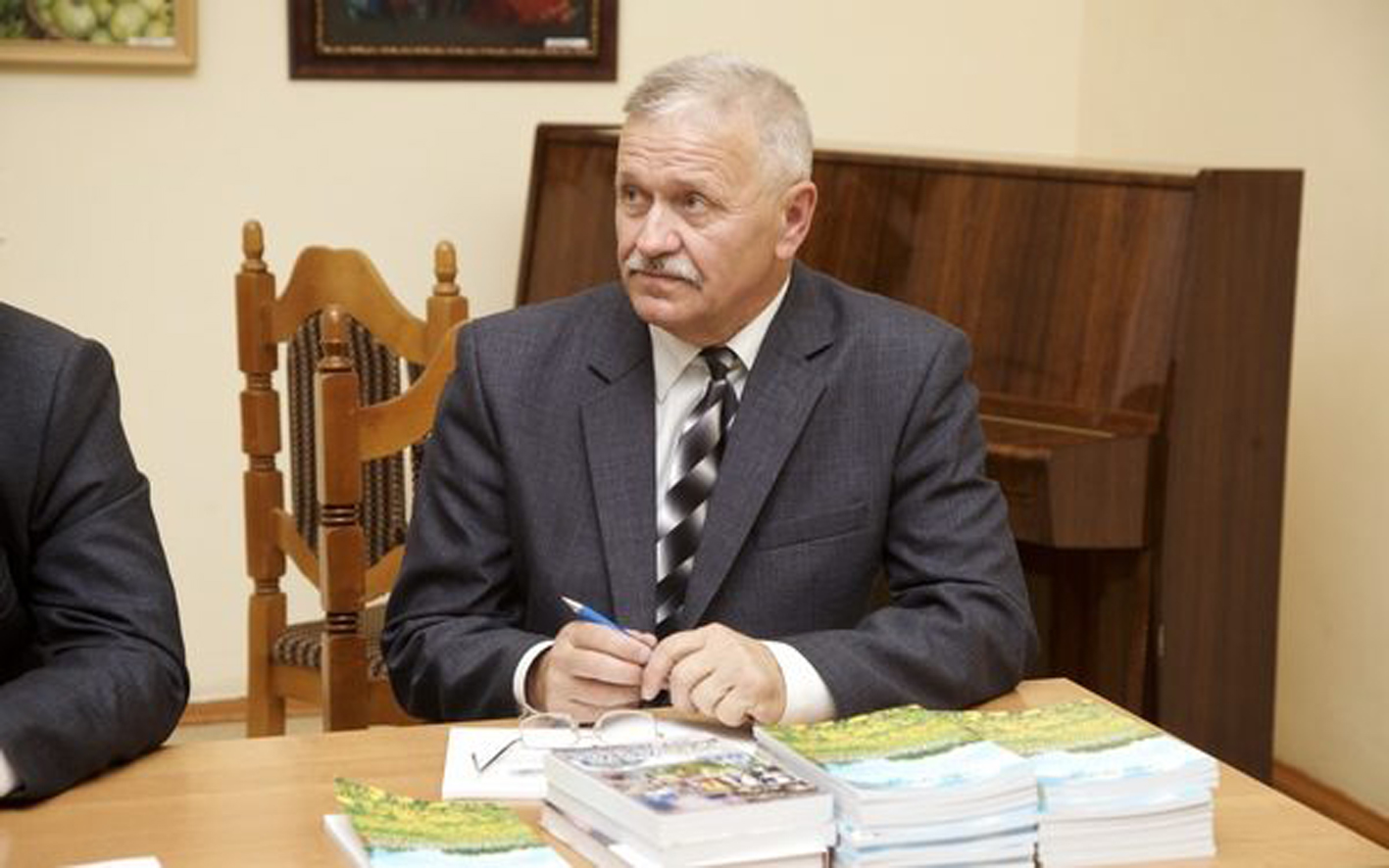 Брянский поэт Юрий Кравцов презентовал 10-й сборник стихов