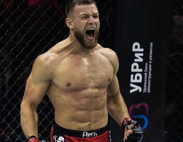 Брянский боец Алексахин за одну минуту нокаутировал канадца Ронсона в Лас-Вегасе