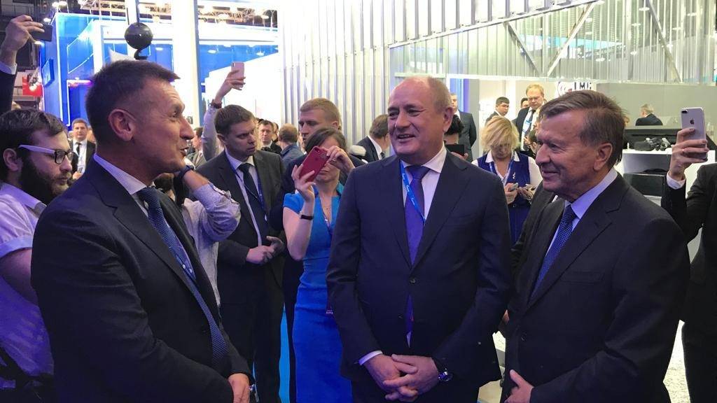 Гендиректор АО «Метаклэй» рассказал главе совета директоров «Газпрома» Зубкову о новых продуктах