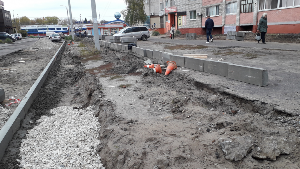 В брянской Бежице расширяют участок дороги вблизи гимназии №5