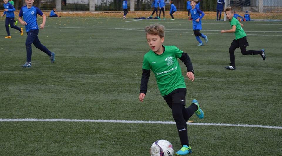 Стародубские юные спортсмены победили в областном первенстве по футболу