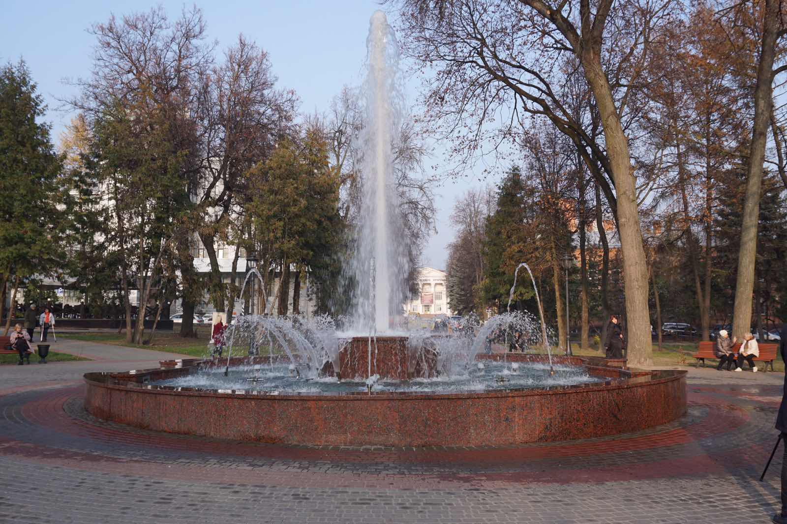 В Брянске состоялось торжественное открытие обновлённого круглого сквера