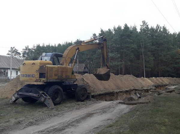 В Трубчевском районе реконструируют водопроводные сети