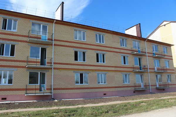 В брянской Суземке завершается строительство дома для врачей и детей-сирот