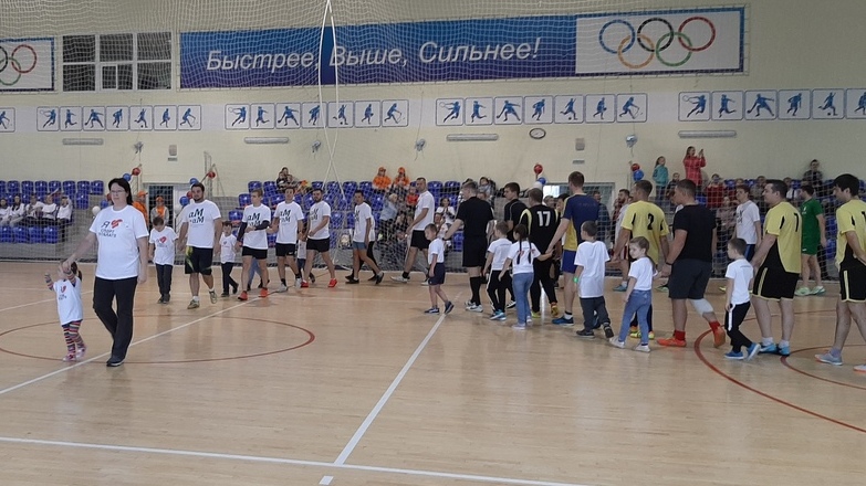 Осенний благотворительный турнир по мини-футболу «Спорт во благо» проходит в Брянске