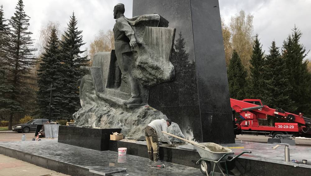 Ремонт памятника воинам-водителям под Брянском завершается