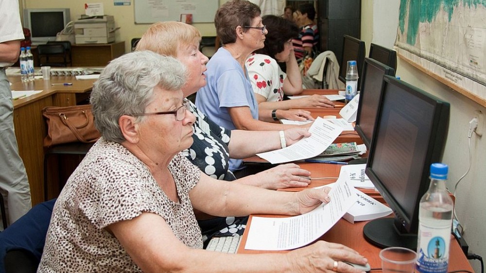Брянцев обучают новым профессиям благодаря проекту «Старшее поколение»