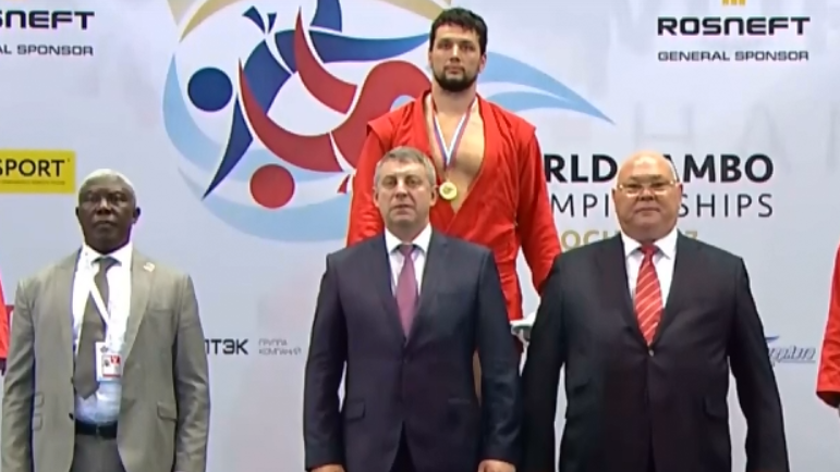 Александр Богомаз поздравил брянских спортсменов и тренеров с Днем самбо в соцсетях