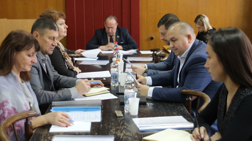 Депутаты обсудили вопросы строительства социально значимых объектов района