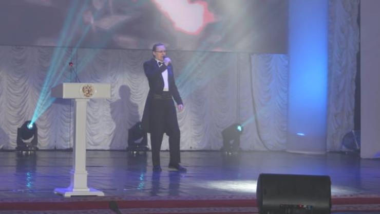 Внук знаменитого артиста поздравил брянских полицейских с праздником