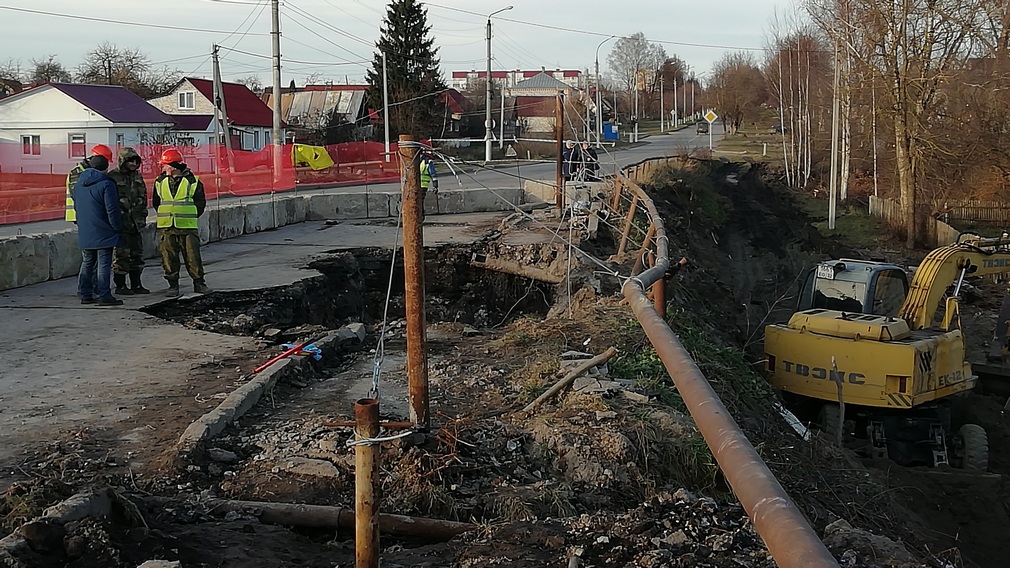 Замгубернатора Юрий Мокренко проверил строительство стратегического объекта Дятьково