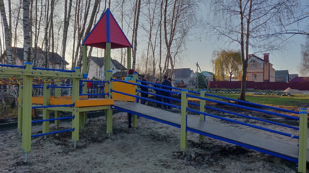 В ТОС «Малое Кузьмино» благоустраивают спортплощадку