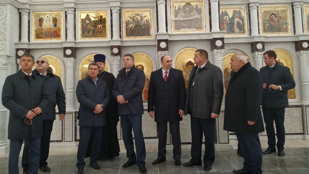 Александр Богомаз посетил в Клинцах строящийся кафедральный собор