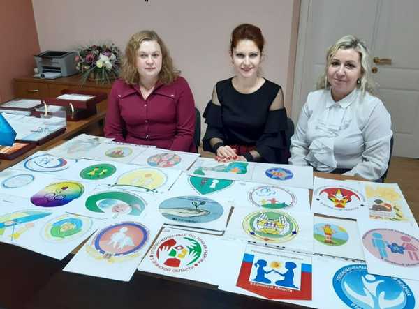 Брянская студентка получила диплом за лучшую эмблему для детского омбудсмена