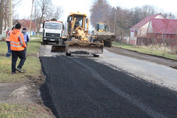 В Дубровке на улице Победы уложат асфальтобетонное покрытие