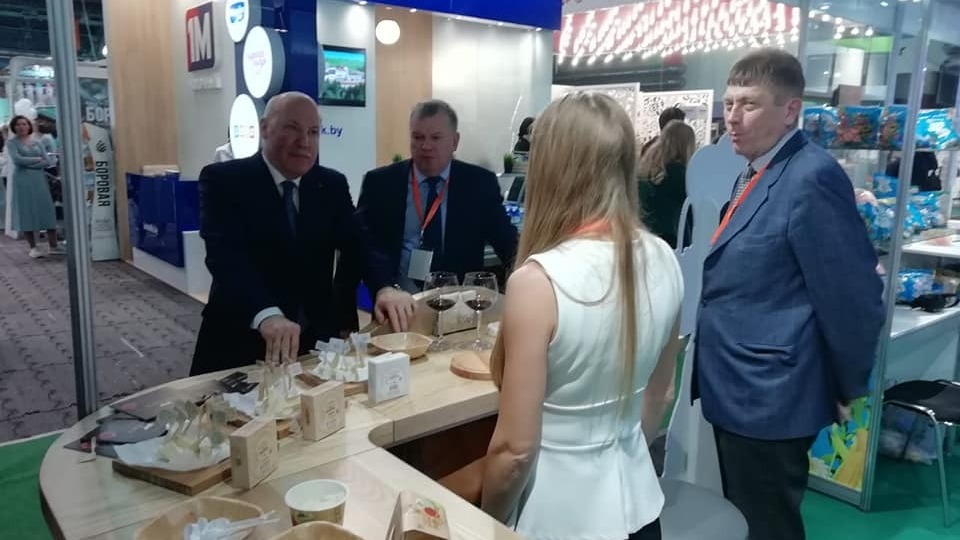 Высокие вкусовые качества брянских сыров оценил посол России в Белоруссии