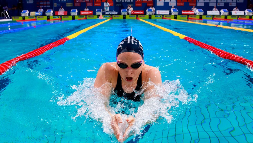 Брянская спортсменка установила рекорд по плаванию в Казани