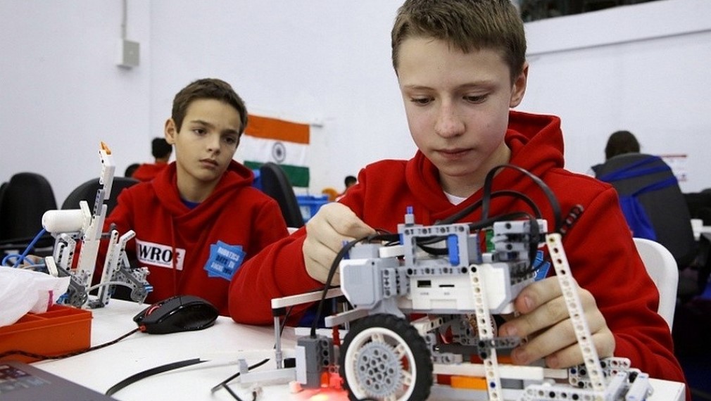 В брянском «Кванториуме» начали заниматься юные жители города