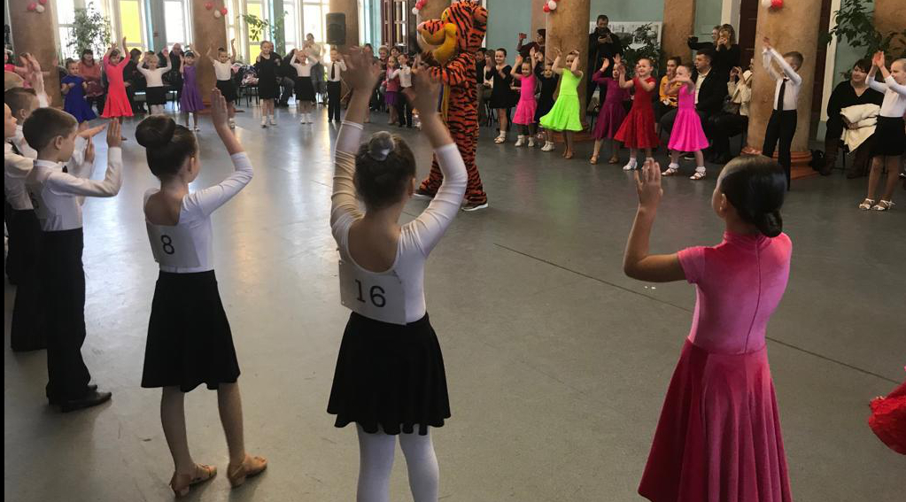 В Фокинском районе Брянска проходит первенство по бальным танцам