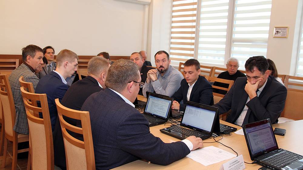 Депутаты Брянского горсовета выделили многодетным семьям 64 гектара земли